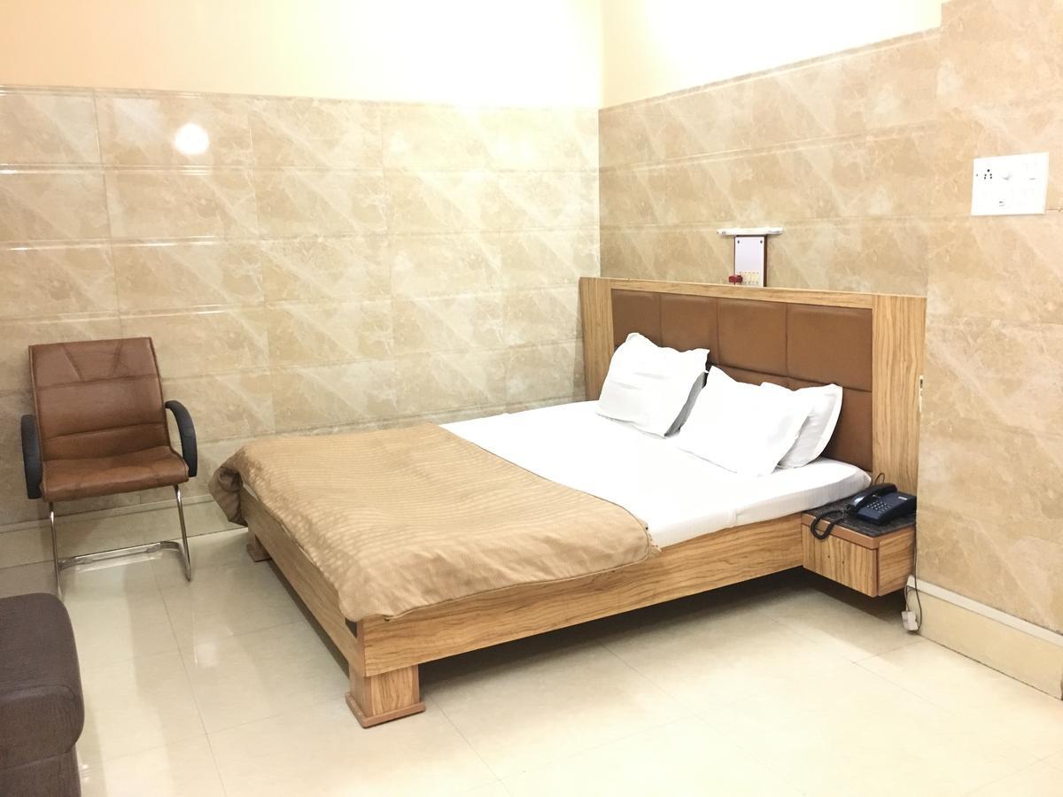 Nalanda Hotel Jamshedpur Buitenkant foto